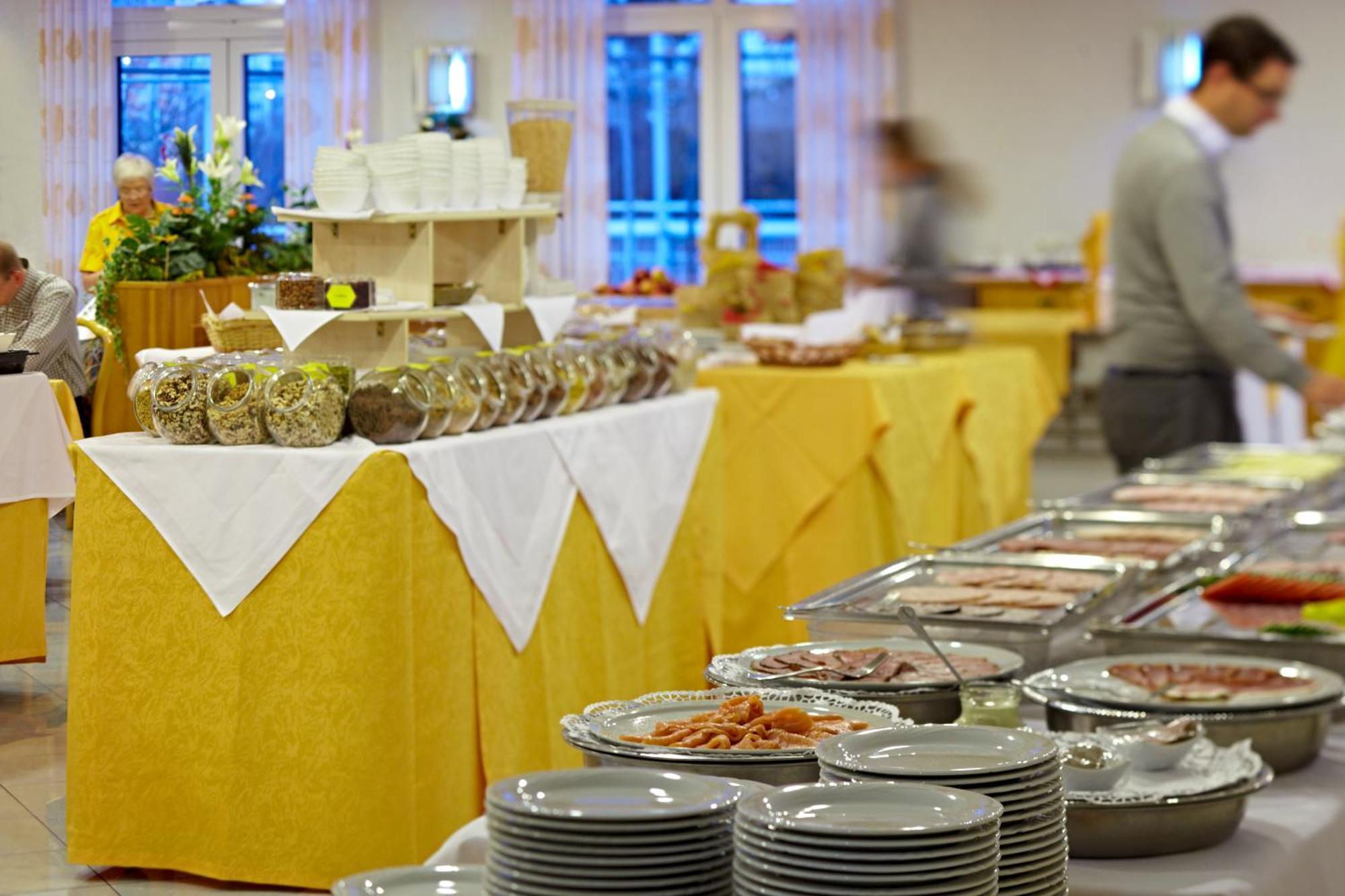 Sonnenhof Hotel Dietzenbach Bagian luar foto